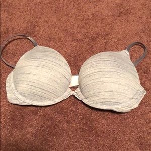 vs pink heathered grey bra and light blue body VS